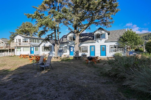 Ocean Rogue Inn image 1